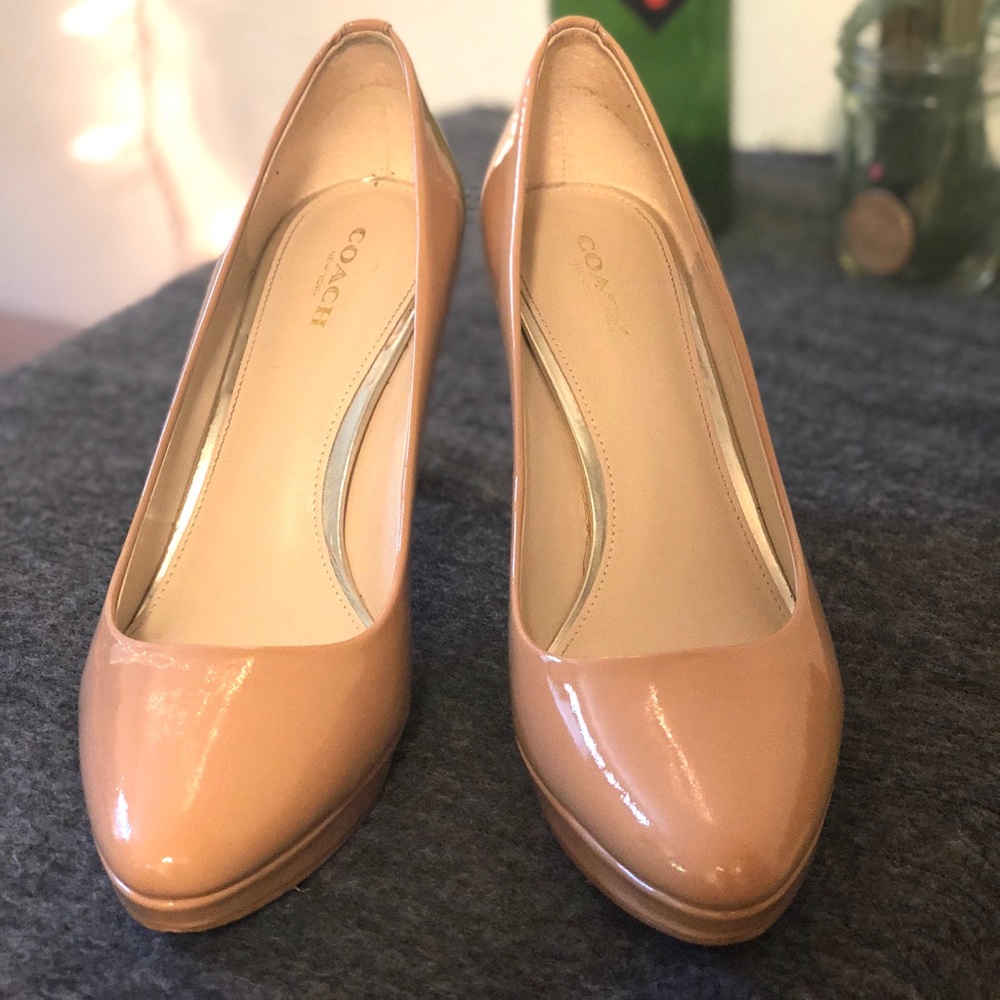 Beautiful tan coach heels